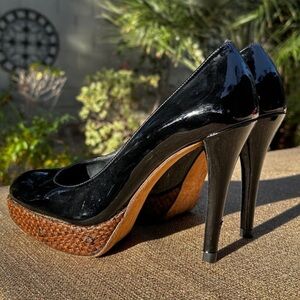 STUART WEITZMAN Size 6 Platform 4” High Heels 👠 Pumps - Black Patent Gloss